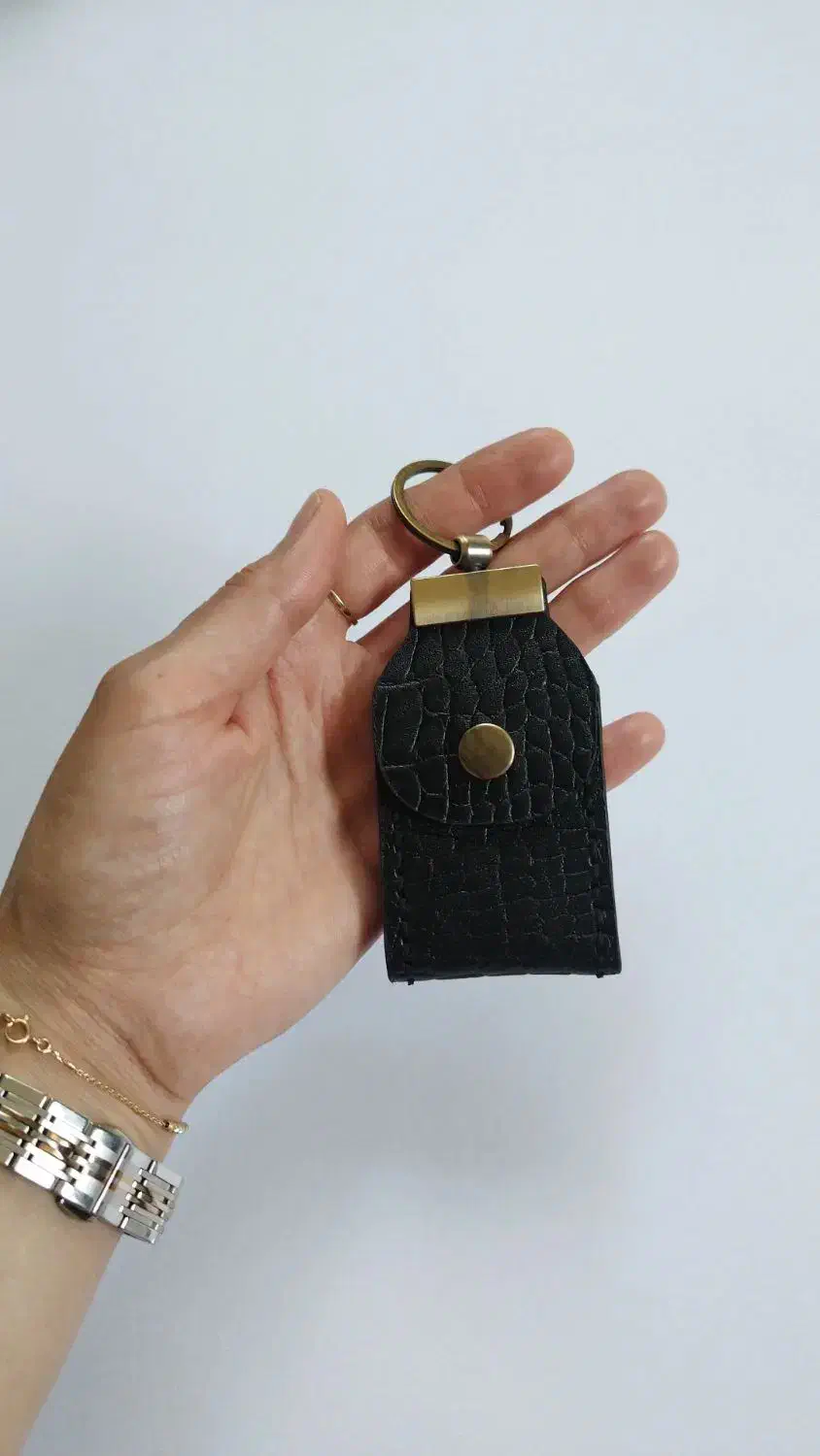 جاکلیدی آلبوم دار چرمی دستدوز|صنایع دستی و سایر لوازم تزئینی|زیرآب, |دیوار