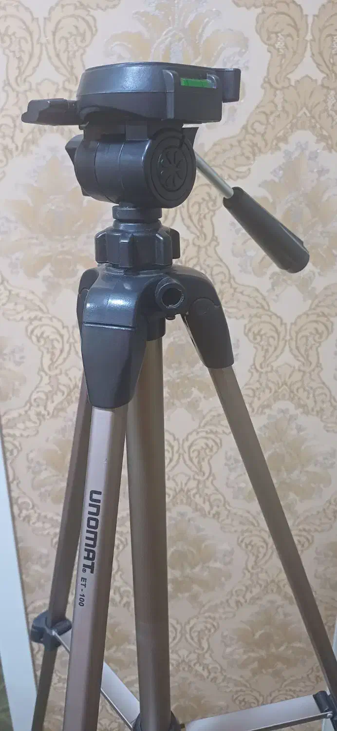 سه پایه دوربین|دوربین عکاسی و فیلم‌برداری|سمنان, |دیوار