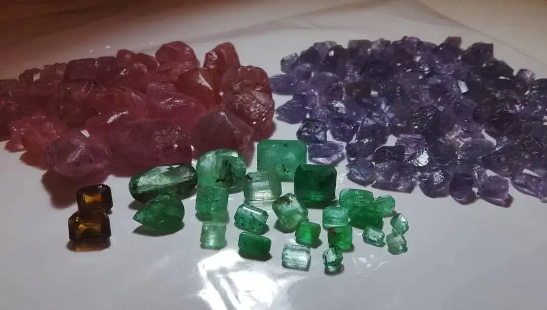 خرید و فروش انواع سنگ های قیمتی و جواهری|جواهرات|تهران, باغ خزانه|دیوار