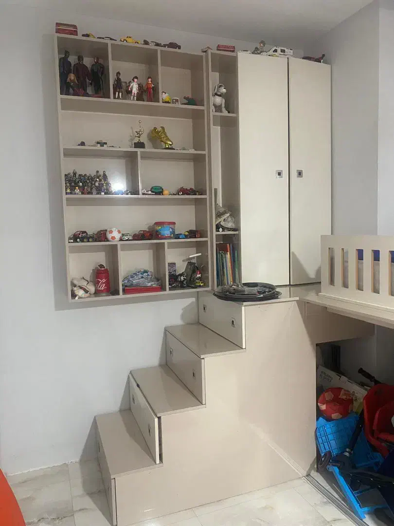 تخت نوجوان همراه با کمد و طبقه|تخت و سرویس خواب|صدرا-فارس, فاز ۲|دیوار