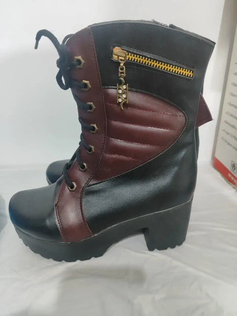 پوتین ۴۵۰|کیف، کفش، کمربند|سلماس, |دیوار