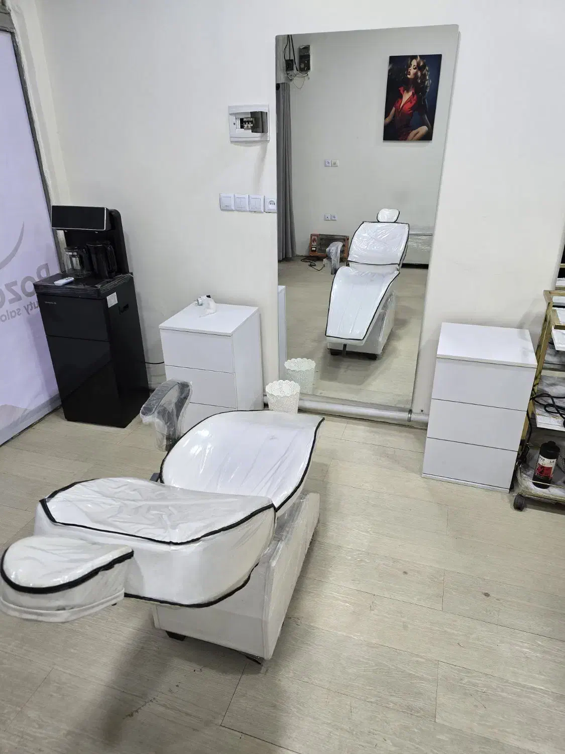 لوازم آرایشگاه|آرایشگاه و سالن‌های زیبایی|باغستان, |دیوار