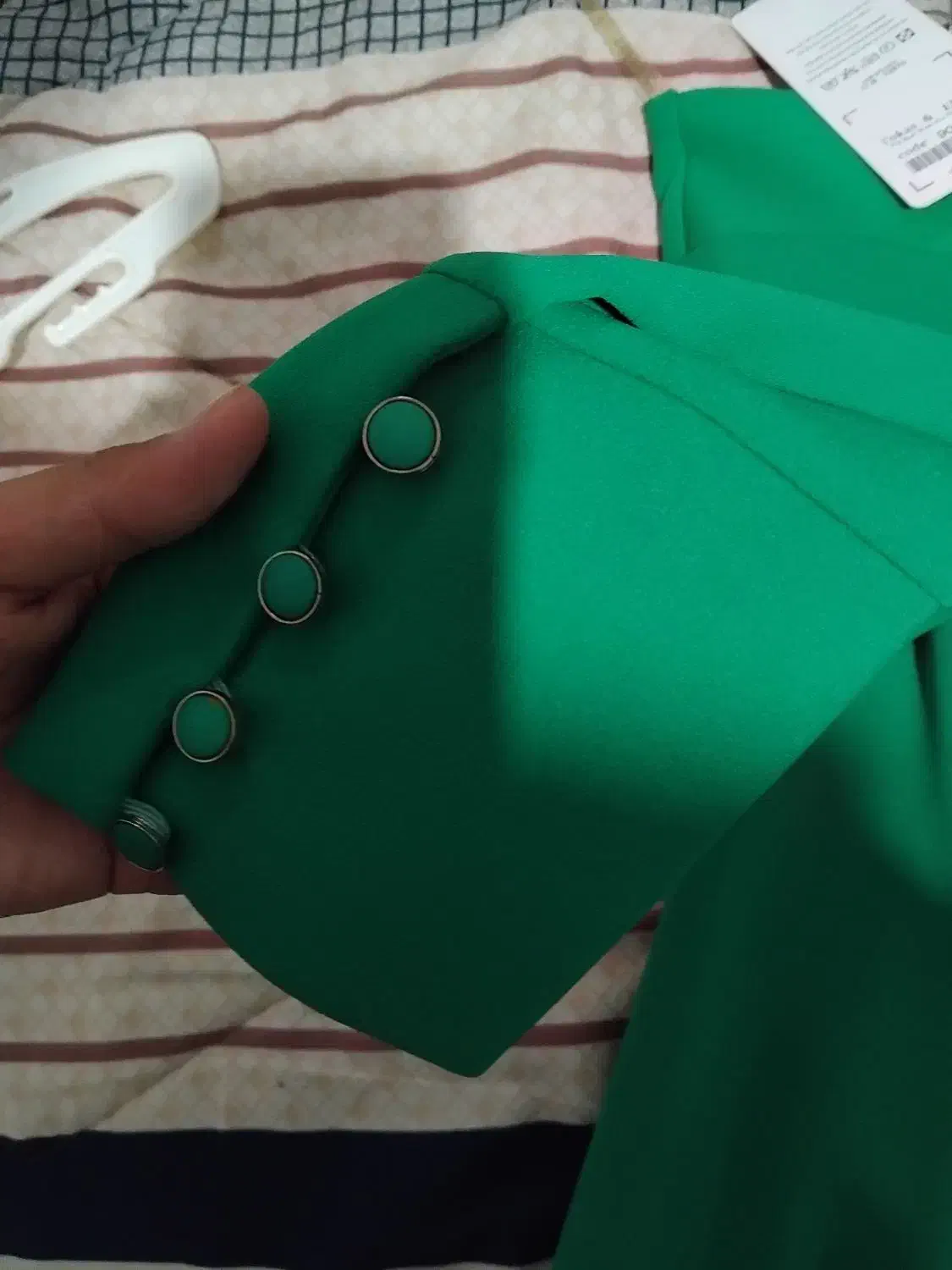 لباس مجلسی|لباس|قم, دروازه چوبی|دیوار