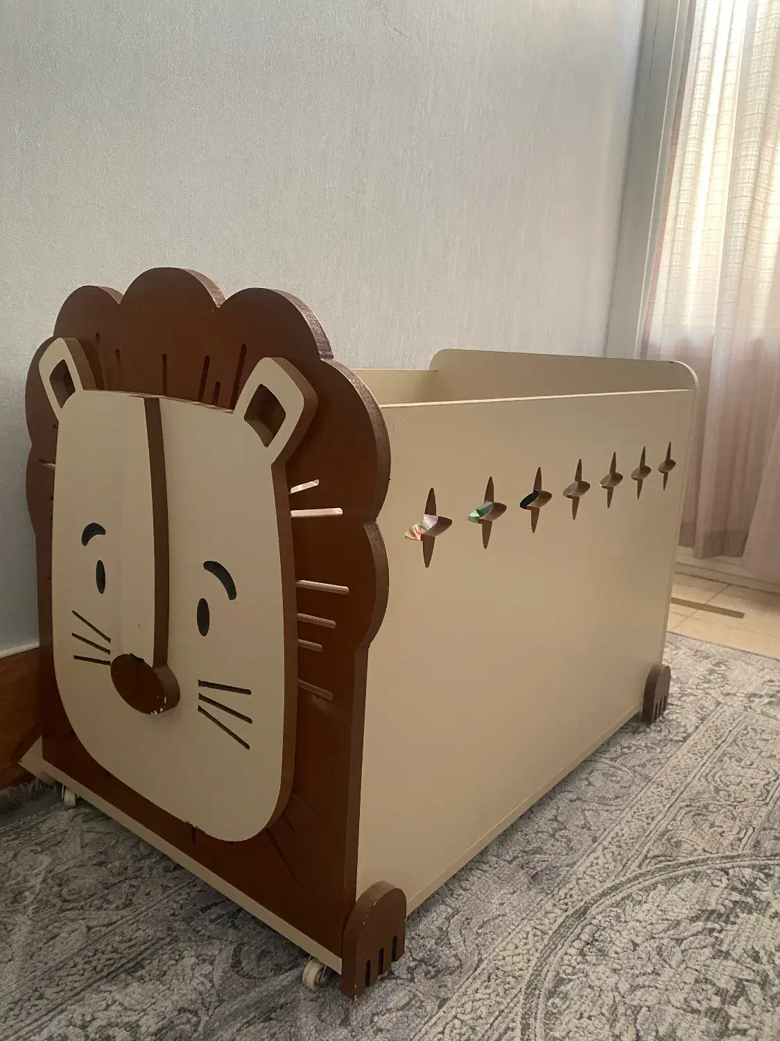 تخت و باکس اسباب بازی|اسباب و اثاث بچه|قم, انسجام|دیوار