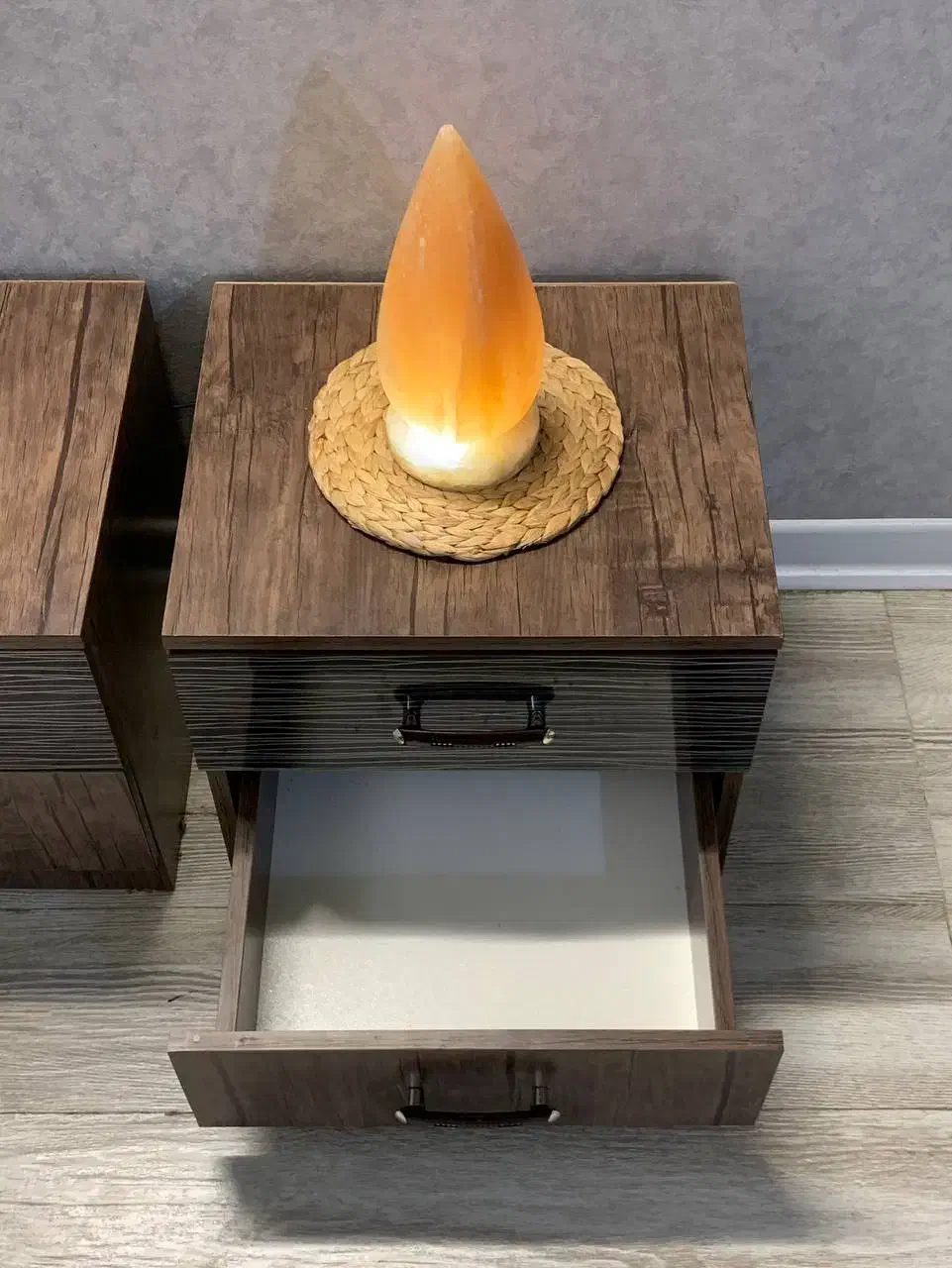 دو عدد پاتختی چوبی قهوهای تیره|تخت و سرویس خواب|گرمسار, |دیوار