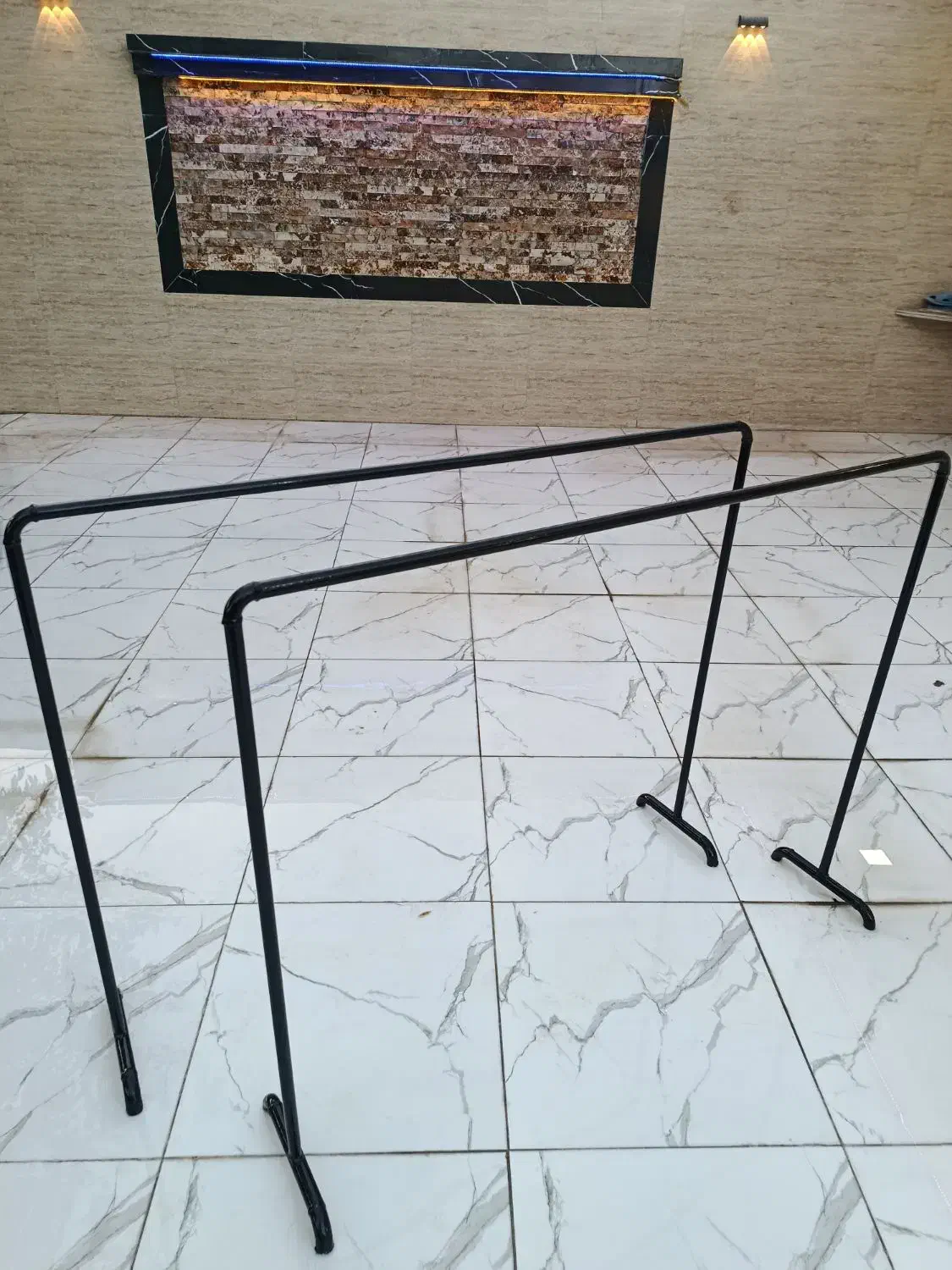رگال لباس بسیار محکم|بندرخت و رخت‌آویز|ری, سرتخت|دیوار