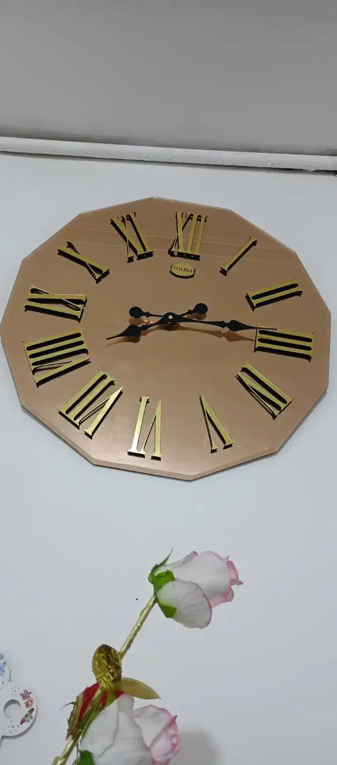 ساعت دیواری سالم و زیبا|ساعت دیواری و تزئینی|سبزوار, گلشن|دیوار