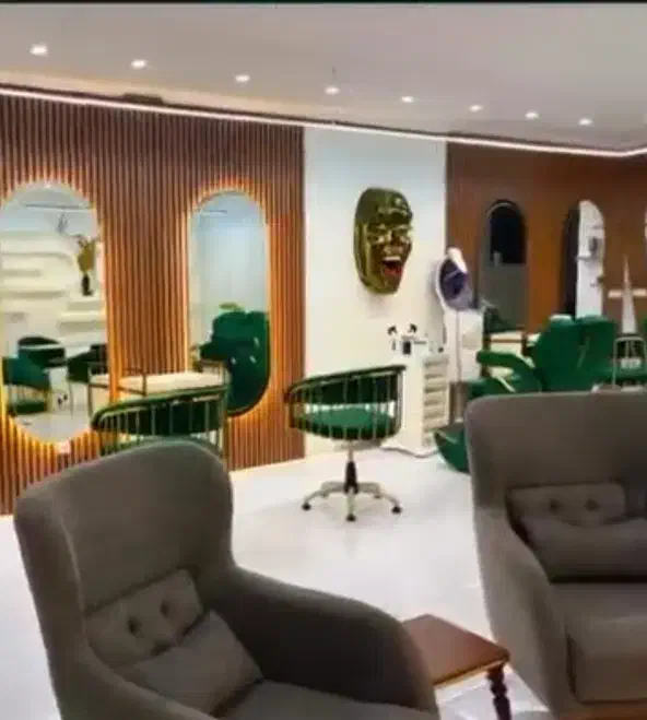 استخدام پرسنل ناخنکار|استخدام درمانی، زیبایی، بهداشتی|یزد, |دیوار