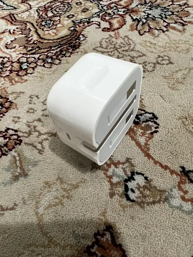 اداپتور اصلی آیفون 20 وات نو استفاده نشده|لوازم جانبی موبایل و تبلت|تهران, فلاح|دیوار