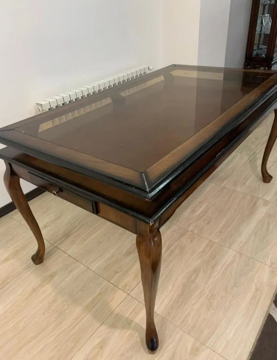 میز|میز و صندلی غذاخوری|فردیس, داوری|دیوار