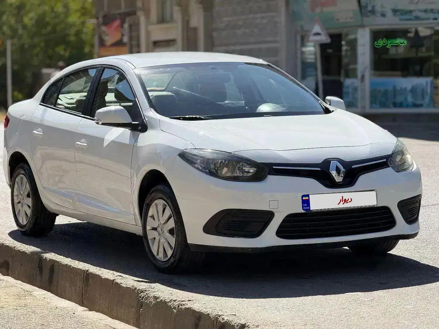 فلوئنس ۲۰۱۵ دنده وارداتی|خودرو سواری و وانت|همدان, |دیوار