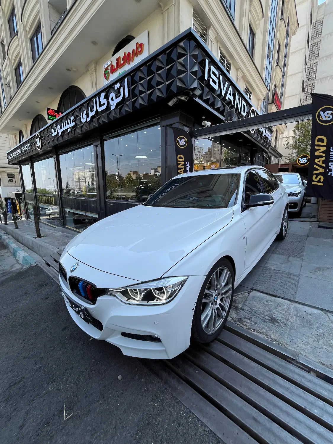Bmw 330 - 2018|خودرو سواری و وانت|تهران, سعادت‌آباد|دیوار