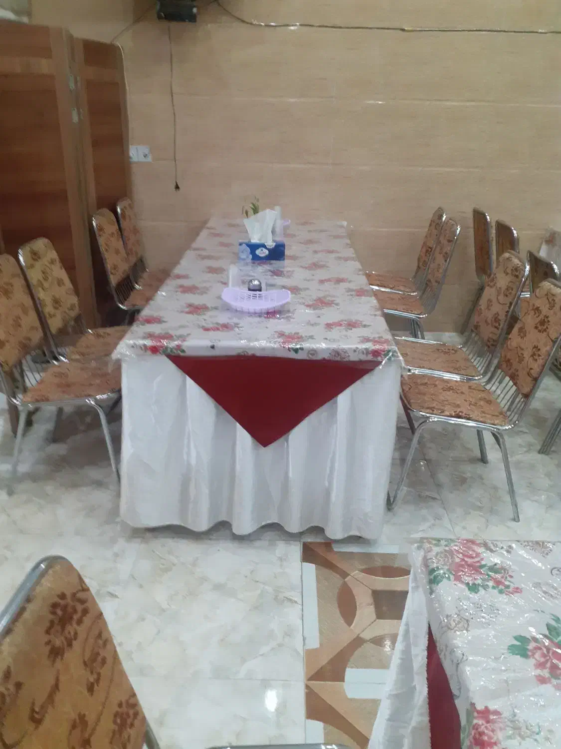 میز و صندلی رستوران|میز و صندلی غذاخوری|قروه, |دیوار