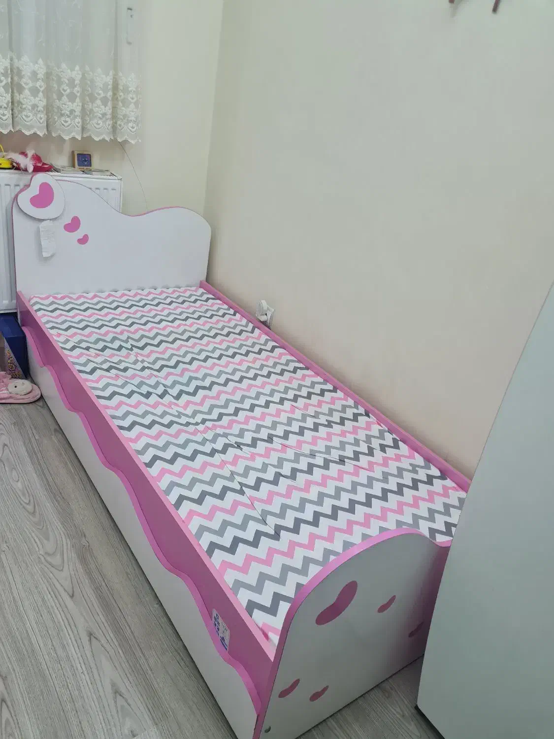 سرویس خواب چوبی نوجوان در حد نو|تخت و سرویس خواب|شاهینشهر, طالقانی|دیوار