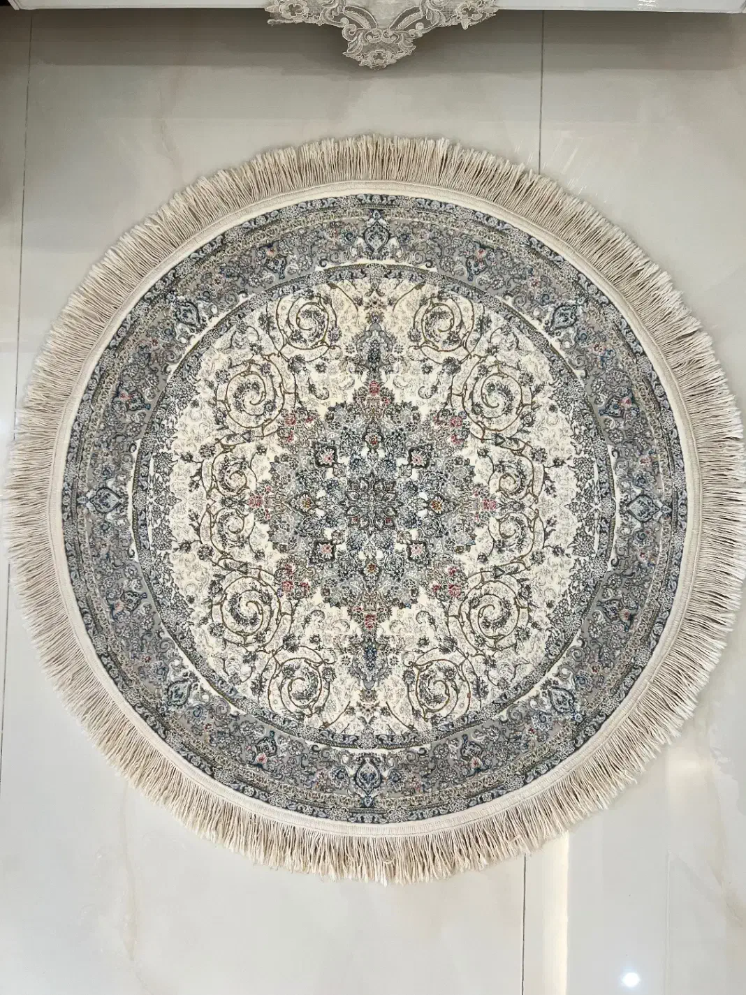فرش گرد نفیس  زمرد مشهد ۱۲۰۰ شانه کاملا نووآکبند|فرش|تهران, صادقیه|دیوار