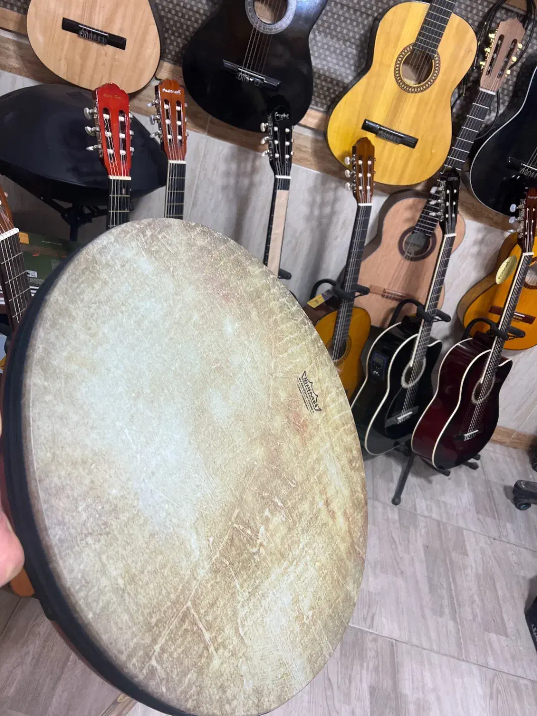 انواع گیتار|گیتار، بیس، امپلیفایر|تالش, هشتپر|دیوار