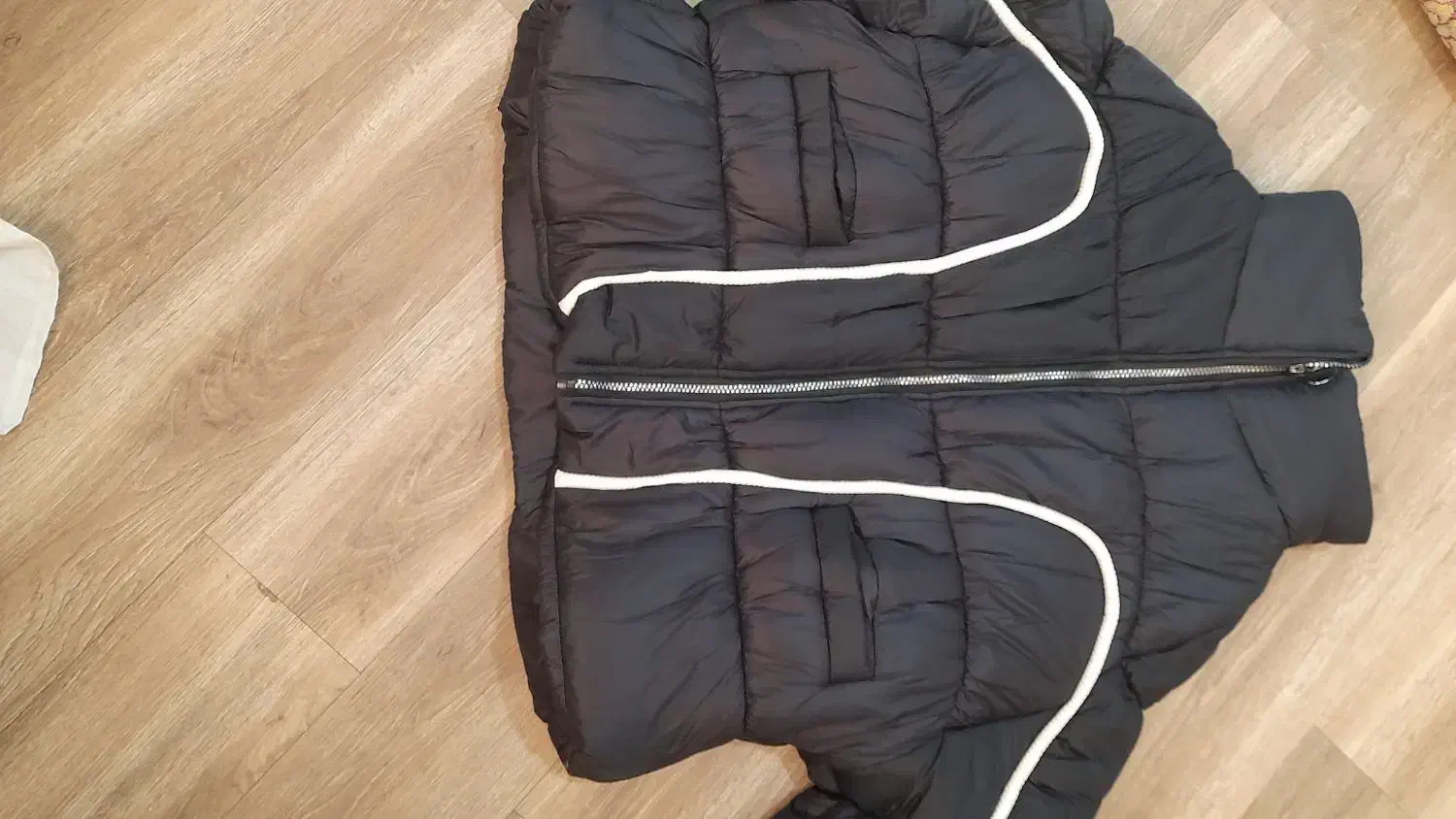 کاپشن|لباس|گرگان, |دیوار