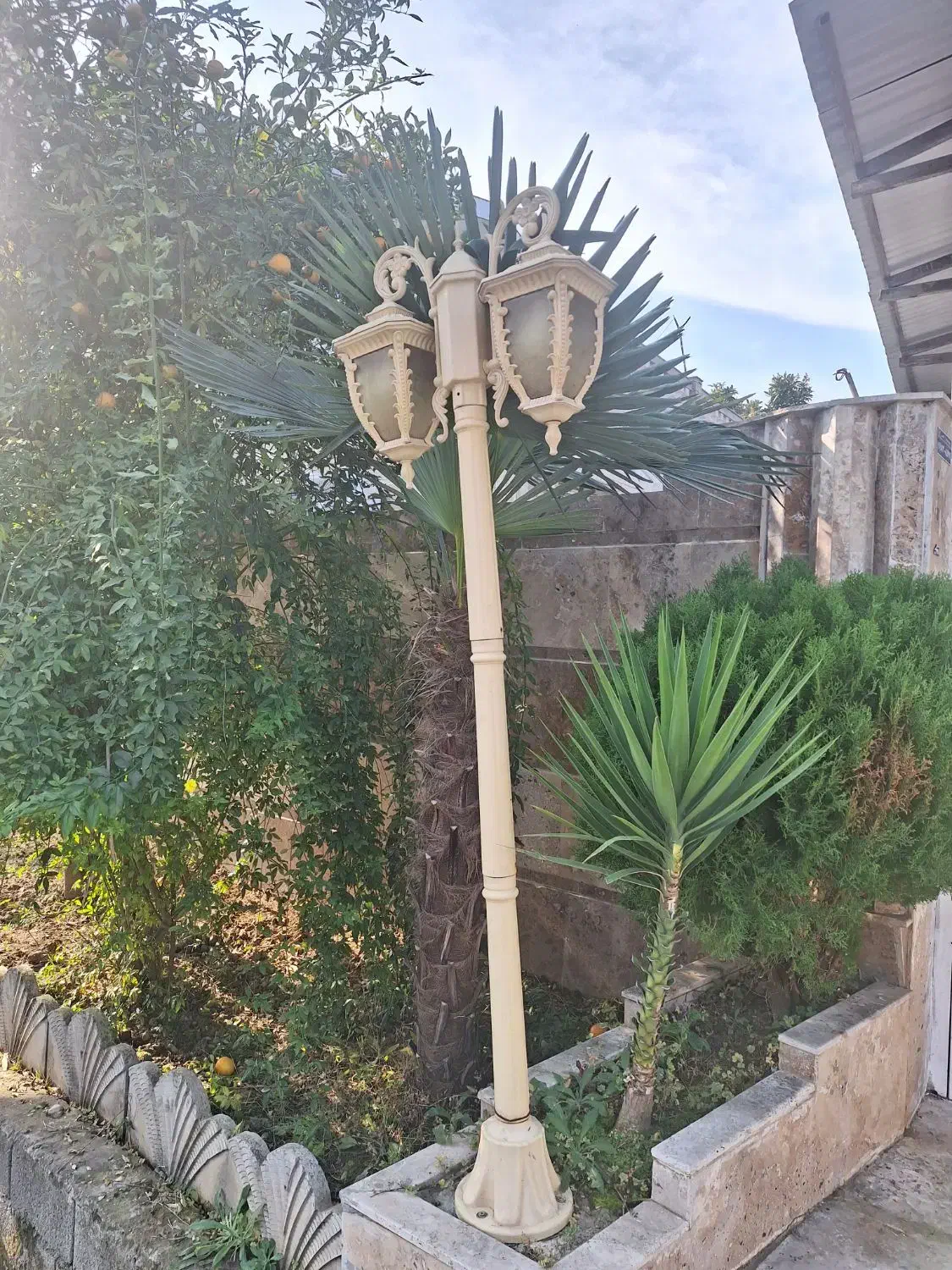 دوتا چراغ پایه دار حیاط|لامپ و چراغ|شیرود, |دیوار