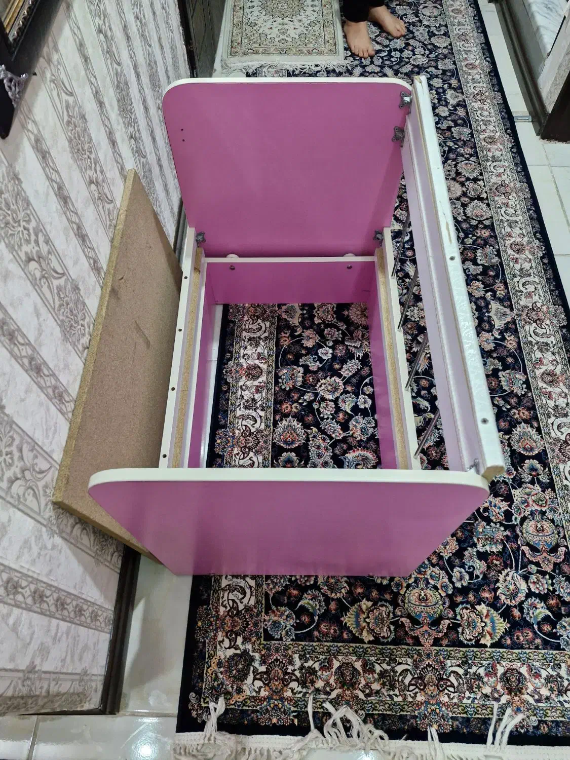 گهواره کنار تخت مادر|تخت و صندلی بچه|قم, عمار یاسر|دیوار