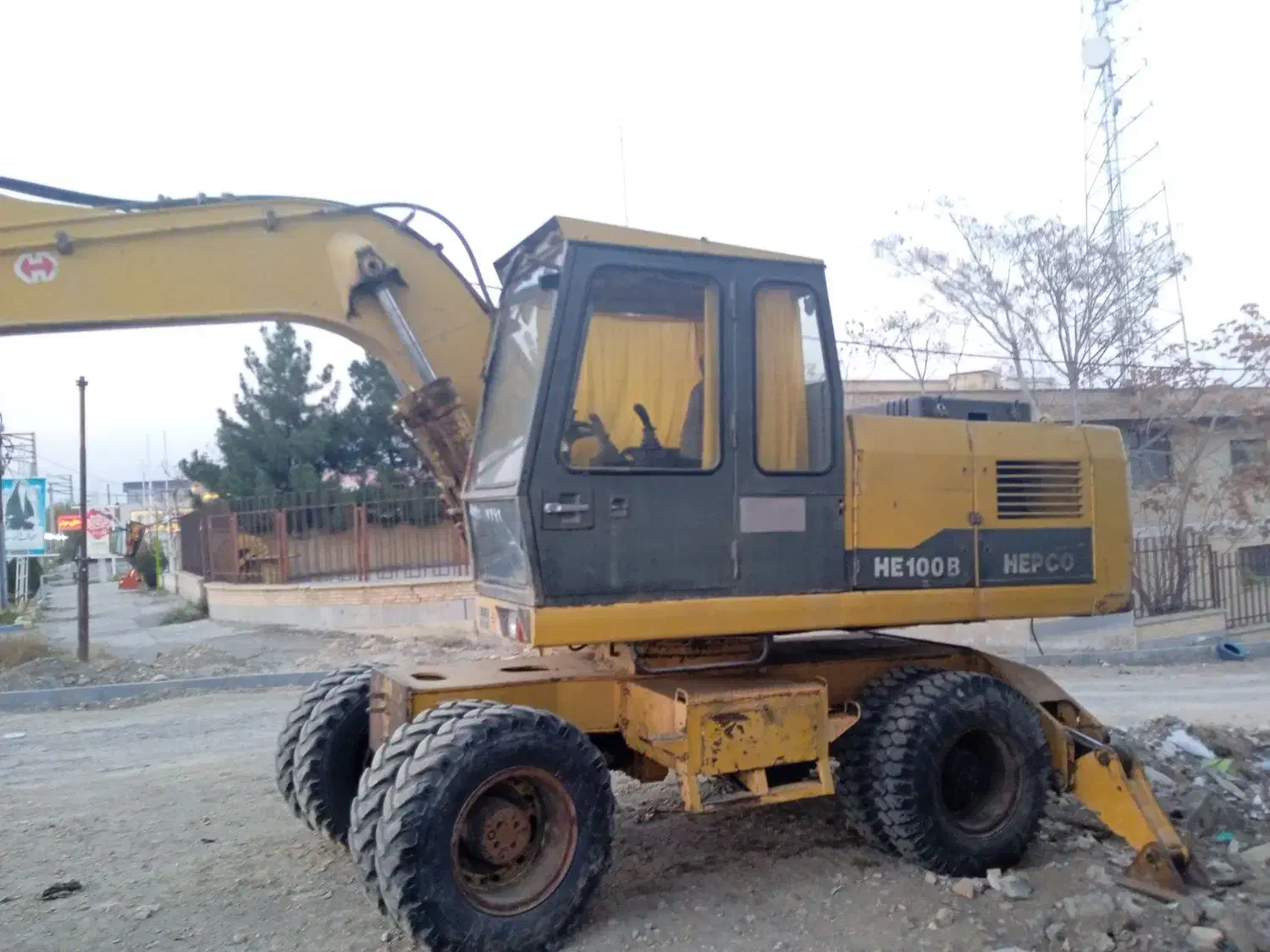 بیل مکانیکی H100B|خودرو سنگین|نوشین شهر, |دیوار