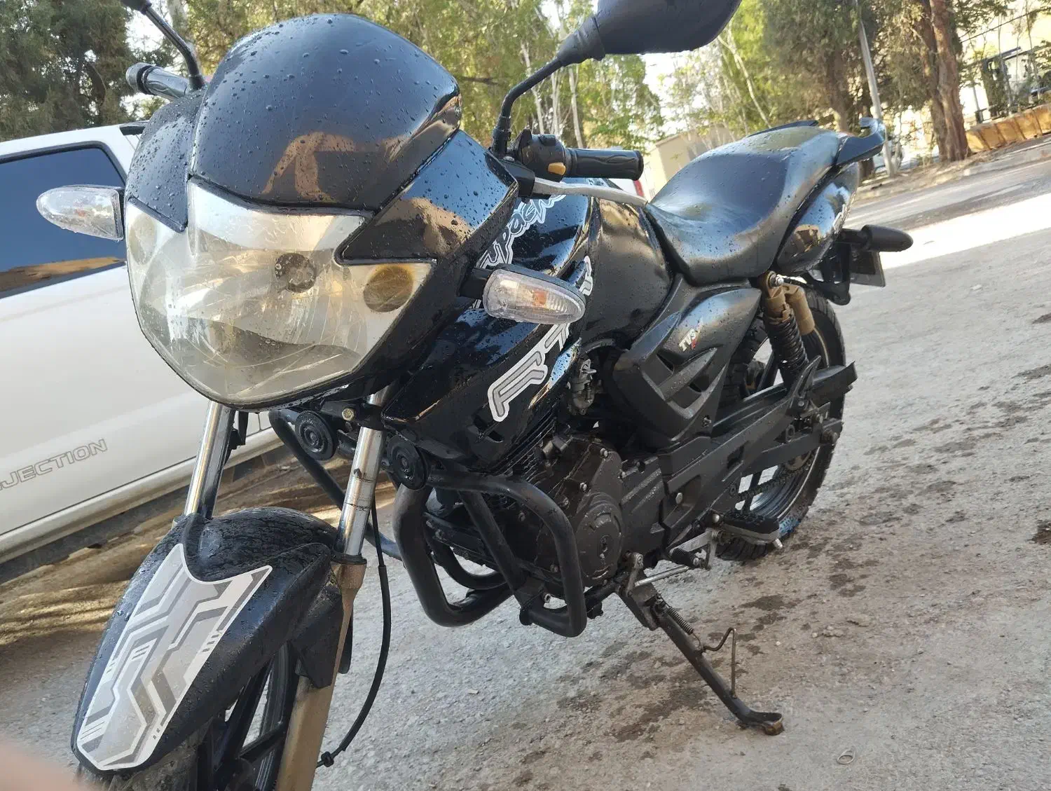 آپاچی 180 معاوضه با کیف هوگلو|موتورسیکلت|اصفهان, شهرک زاینده رود|دیوار