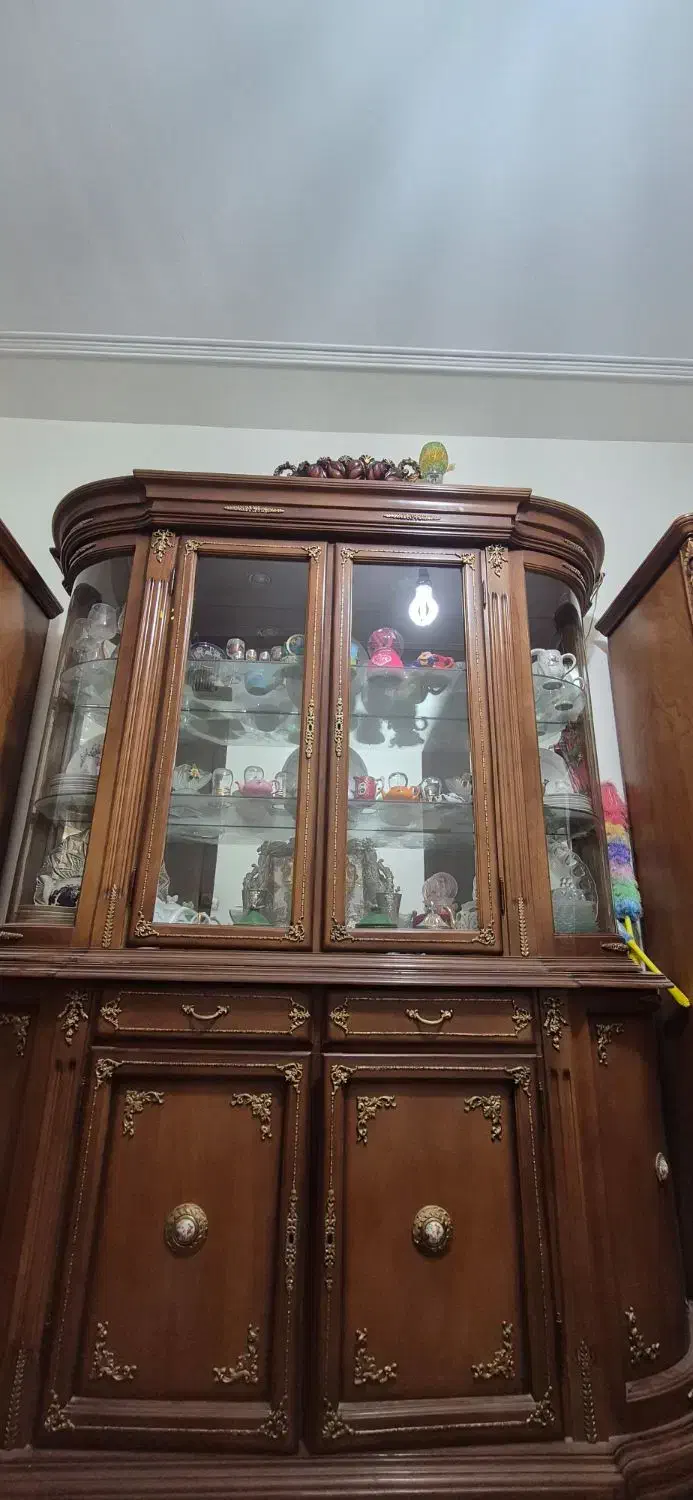 ویترین کاملا سالم و تمیز|بوفه، ویترین، کنسول|قم, بنیاد|دیوار