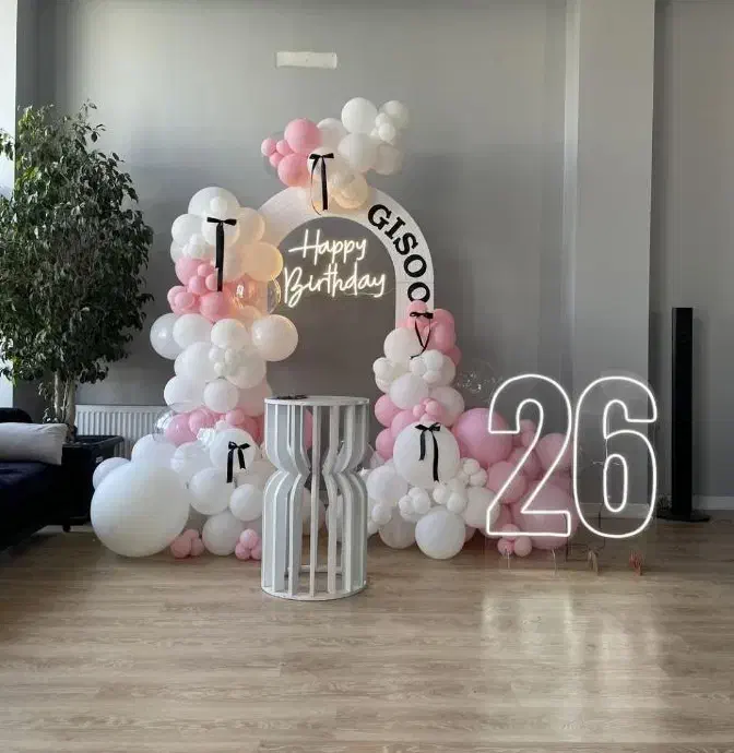 بادکنک آرایی گل آرایی تم تولد افتتاحیه|خدمات پذیرایی، مراسم|قم, بکایی|دیوار