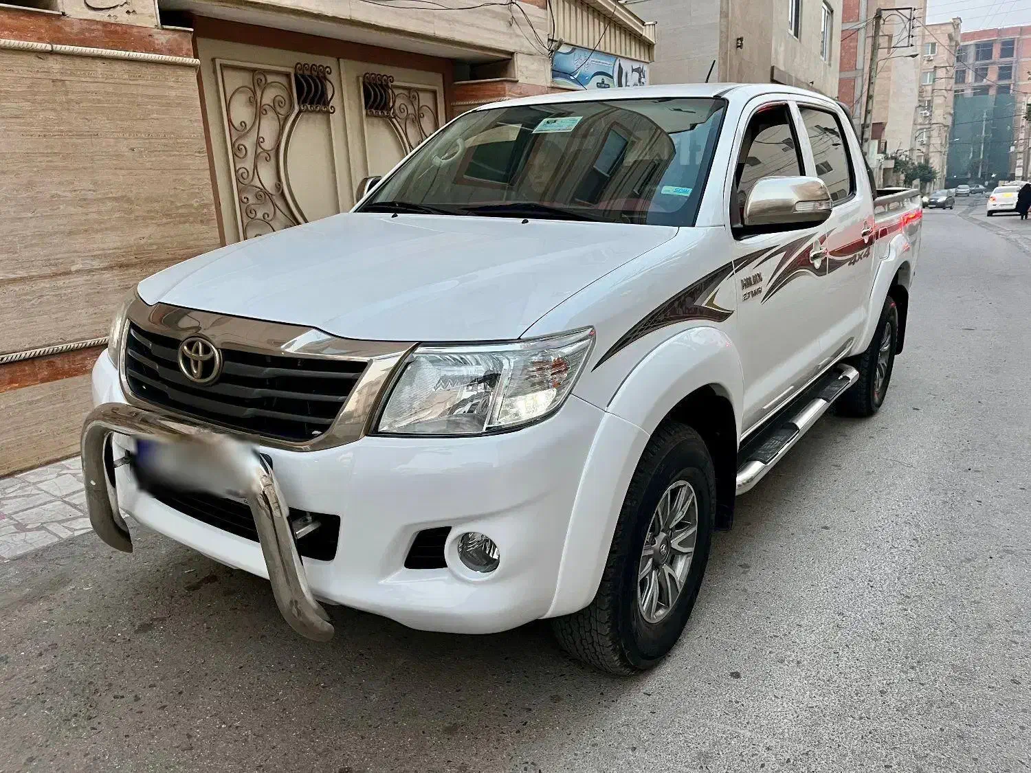 تویوتا هایلوکس ۲۰۱۵ دنده ای|خودرو سواری و وانت|آمل, |دیوار