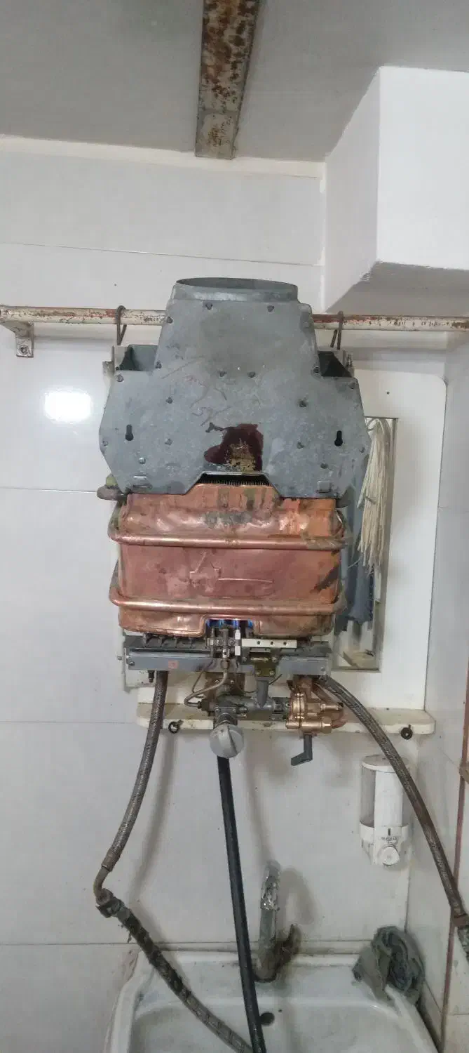 انواع ابگرمکن دیواری بوتان کار کرده در حد نو|آبگرمکن، پکیج، شوفاژ|پرند, فاز ۲|دیوار