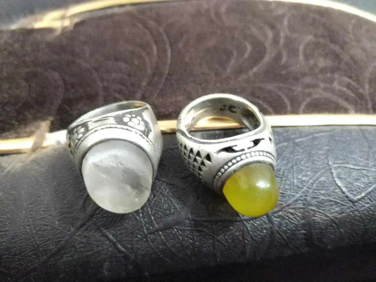 دو عدد انگشتر نقره|جواهرات|تربت‌حیدریه, منظر|دیوار