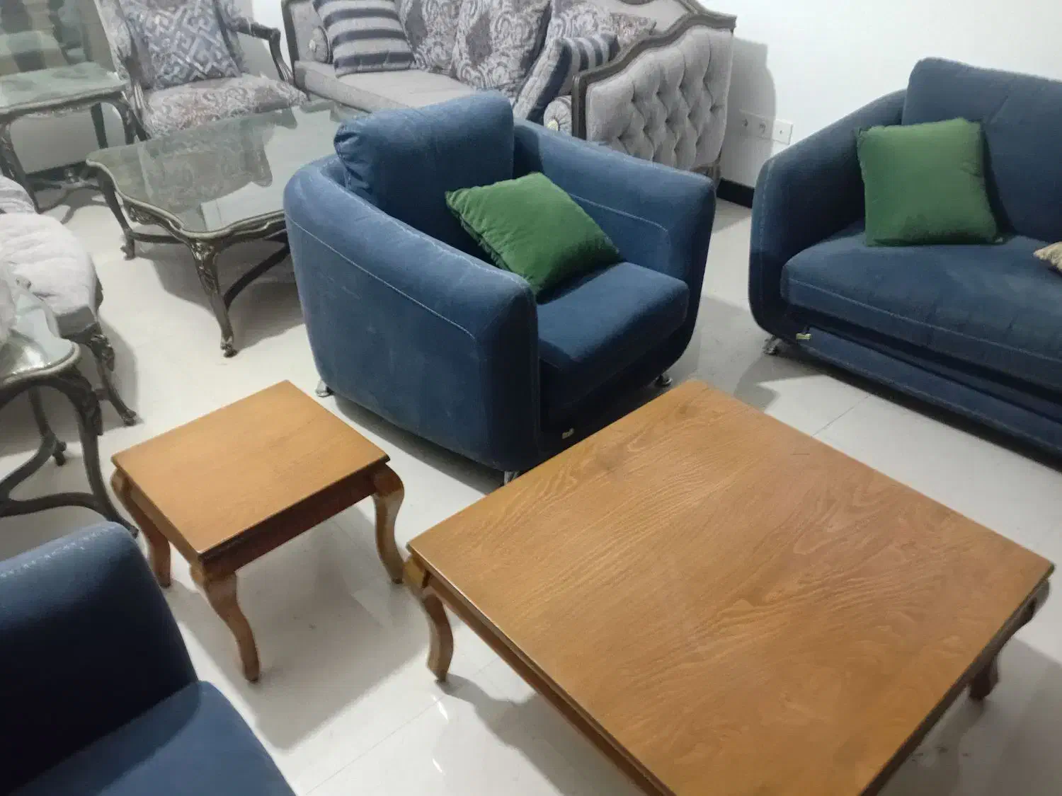 به دلیل مهاجرت کردن|مبلمان خانگی و میز عسلی|ساری, |دیوار