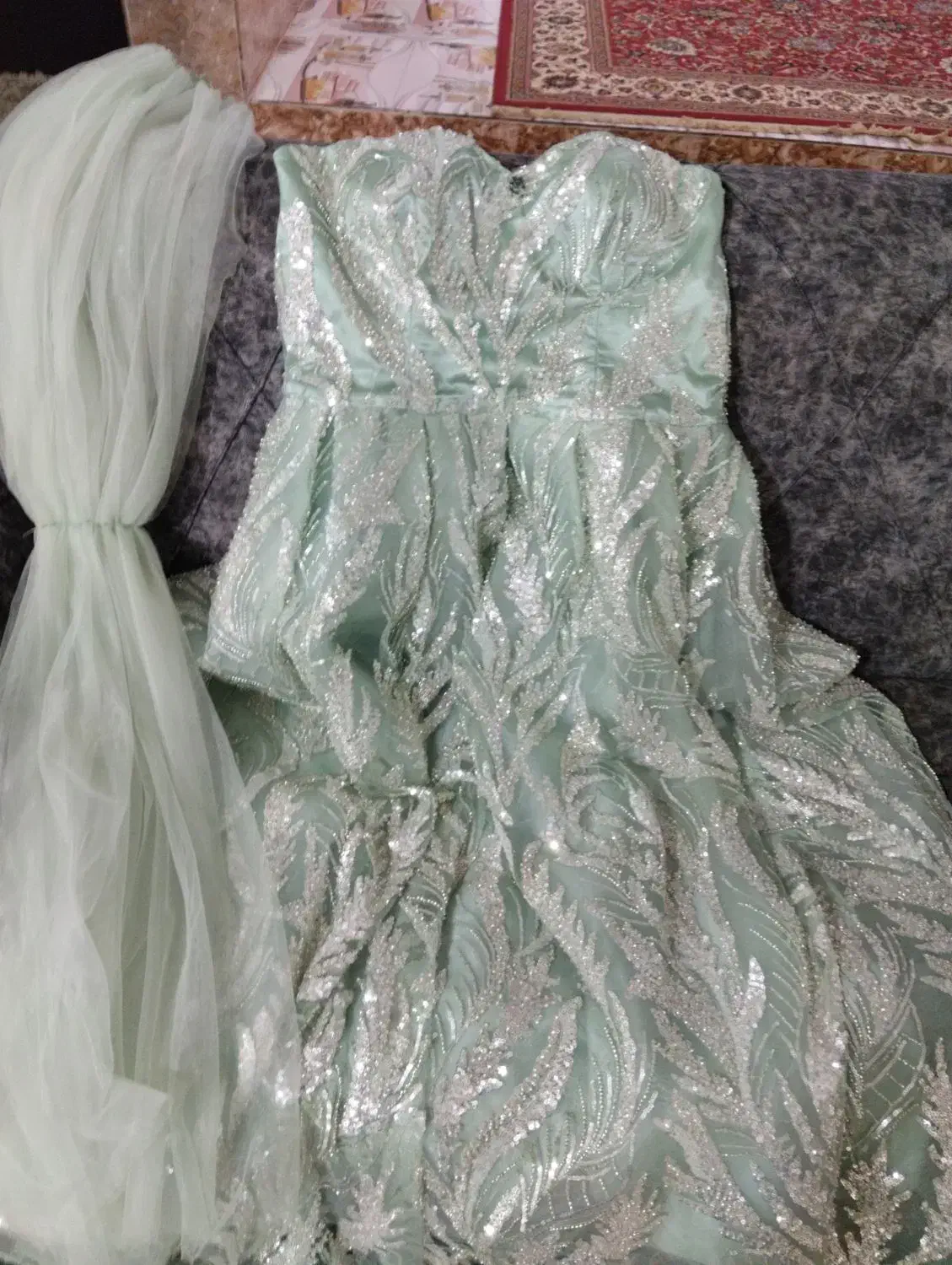 لباس مجلسی|لباس|نیمروز, |دیوار