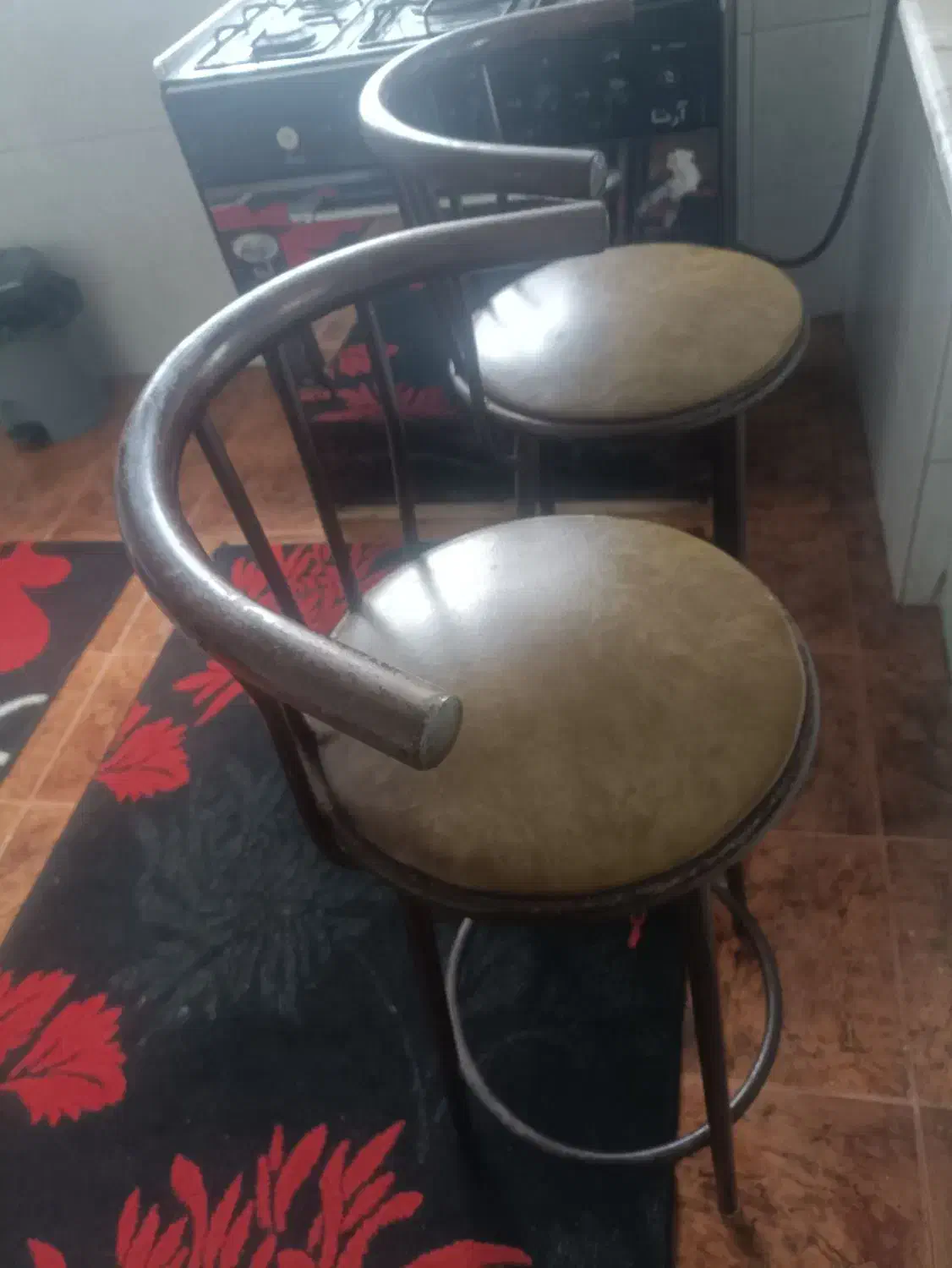 دو عدد صندلی اوپن|صندلی و نیمکت|رشت, انصاری|دیوار