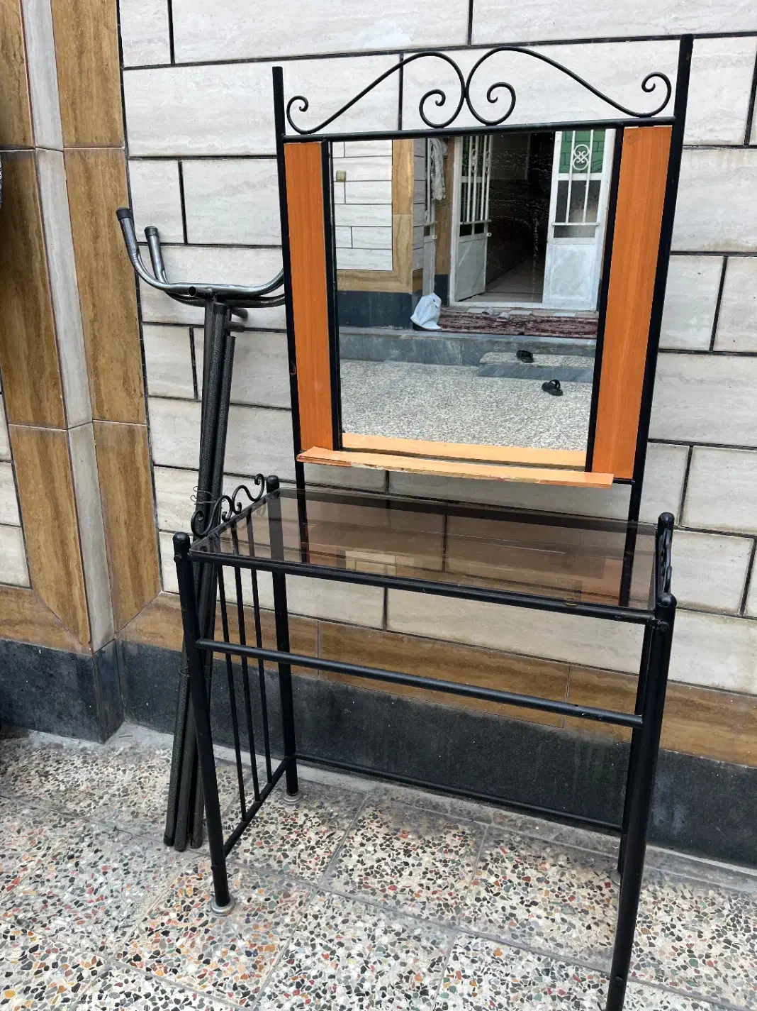 میز ارایش و رگال فلزی|مبلمان خانگی و میز عسلی|ایذه, |دیوار