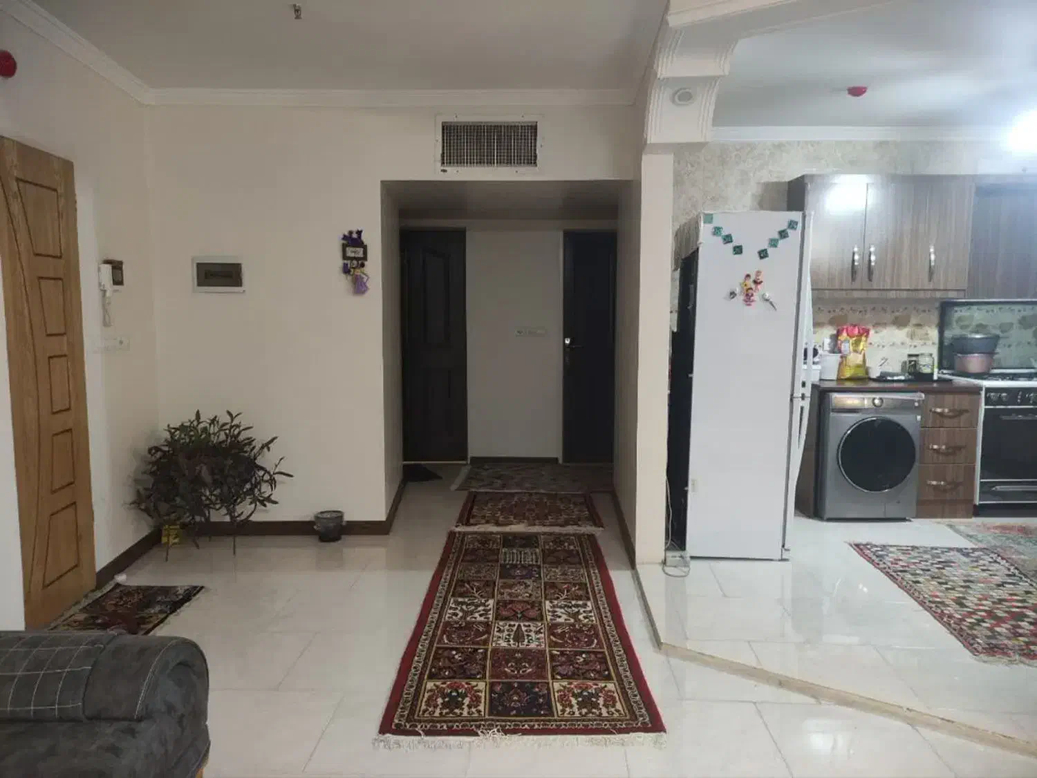 آپارتمان ۱۱۰ متری مرکز شهر خیابان کمال|فروش آپارتمان|اصفهان, جویباره|دیوار