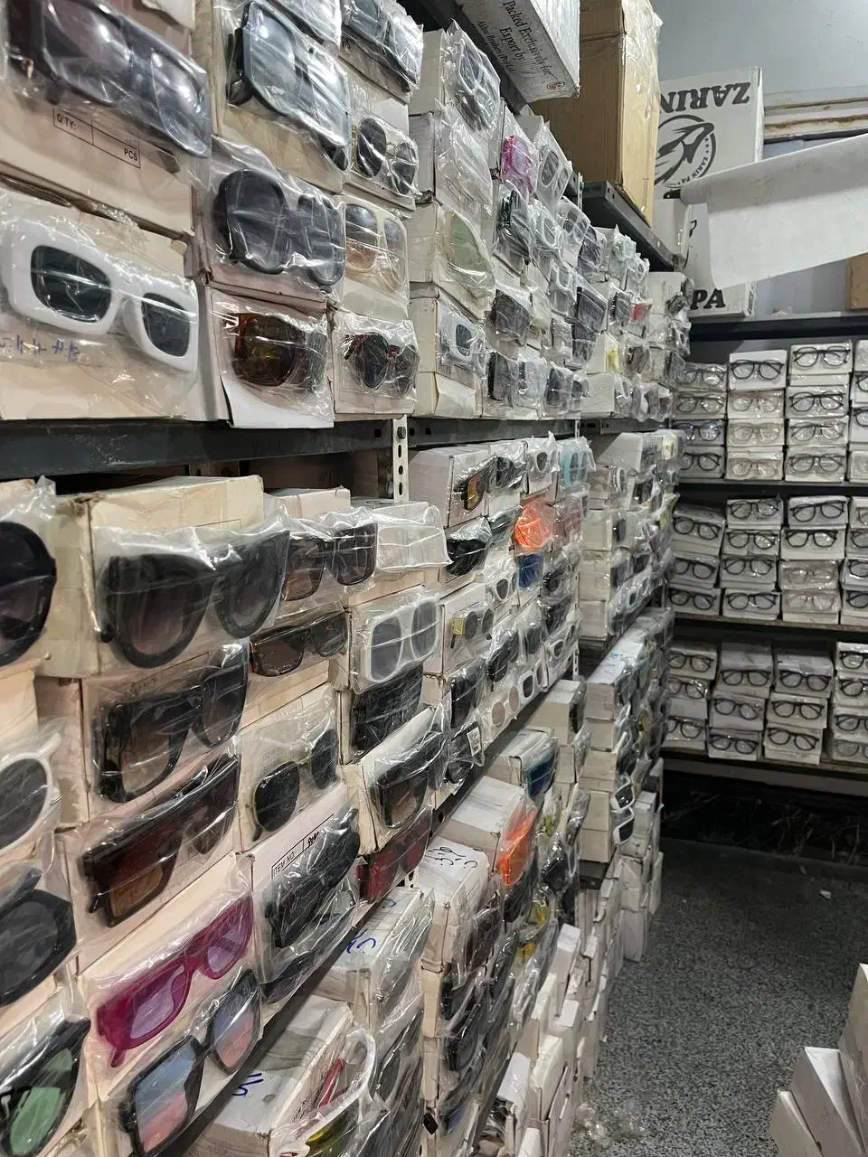 پخش عمده عینک آفتابی زنانه مردانه بلوکات و....|زیورآلات و اکسسوری|نسیم‌شهر, |دیوار