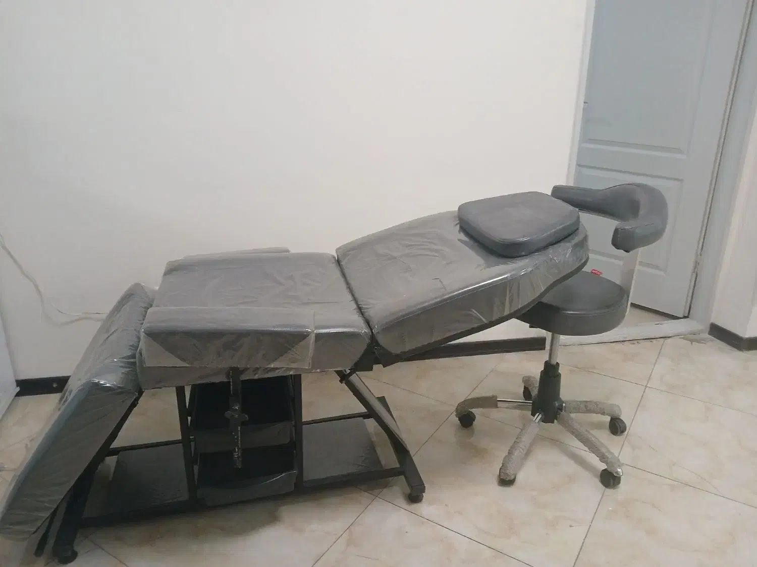 فروش لوازم آرایشگاه|آرایشگاه و سالنهای زیبایی|تهران, آشتیانی|دیوار