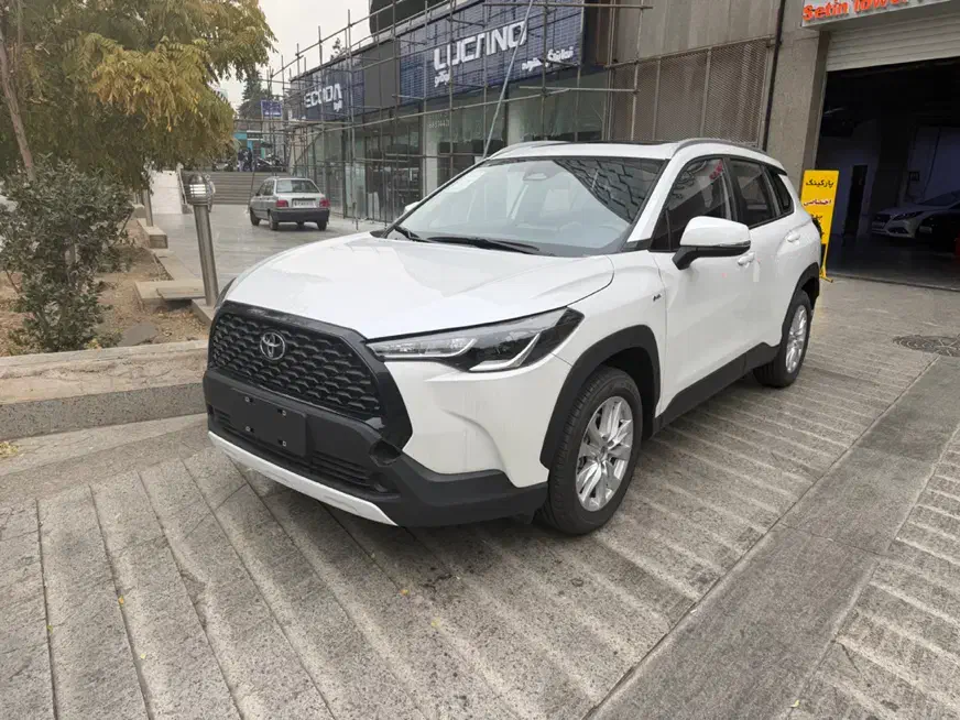 کرولا کراس سفید مدل ۲۰۲۵|خودرو سواری و وانت|تهران, شهرک غرب|دیوار