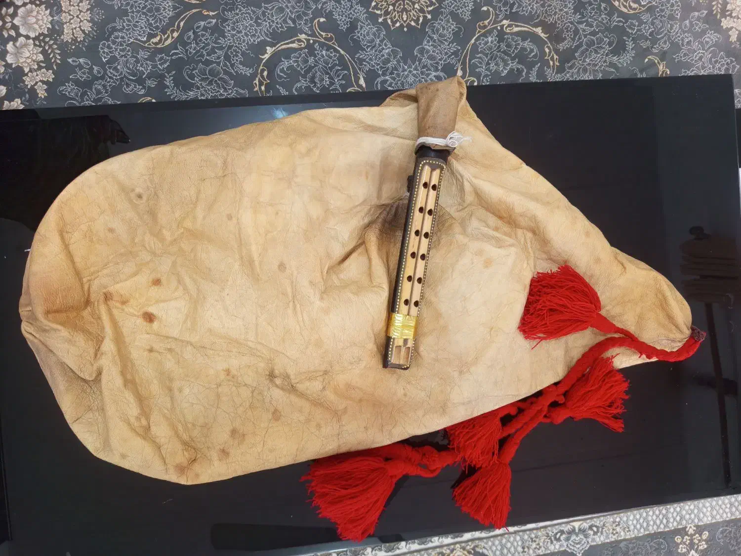 نی انبان در حد نو|سازهای بادی|بستک, |دیوار