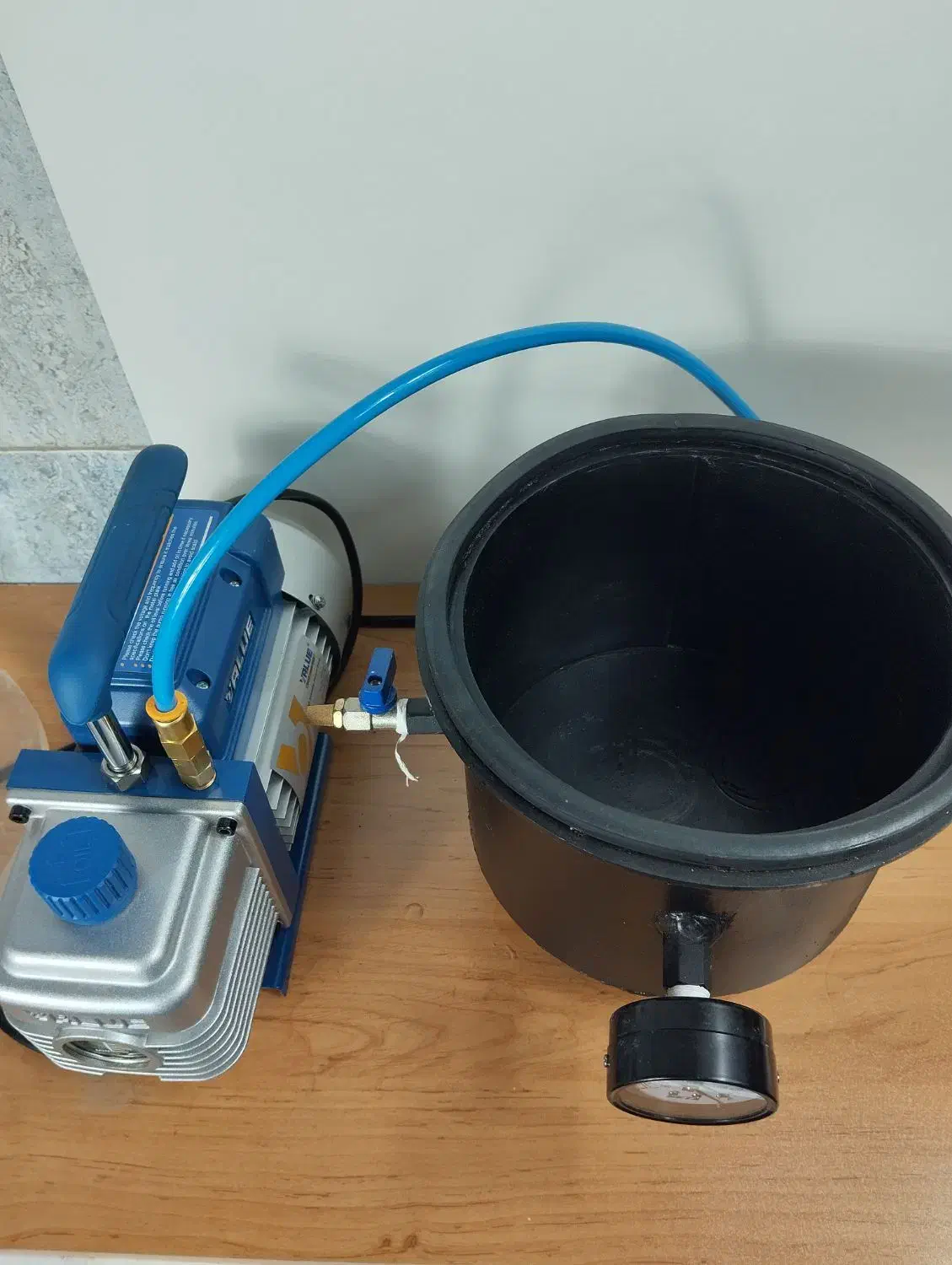 دستگاه وکیوم حباب‌گیر صنعتی رزین و سیلیکون|ماشین‌آلات صنعتی|اندیشه, اندیشه فاز ۵|دیوار