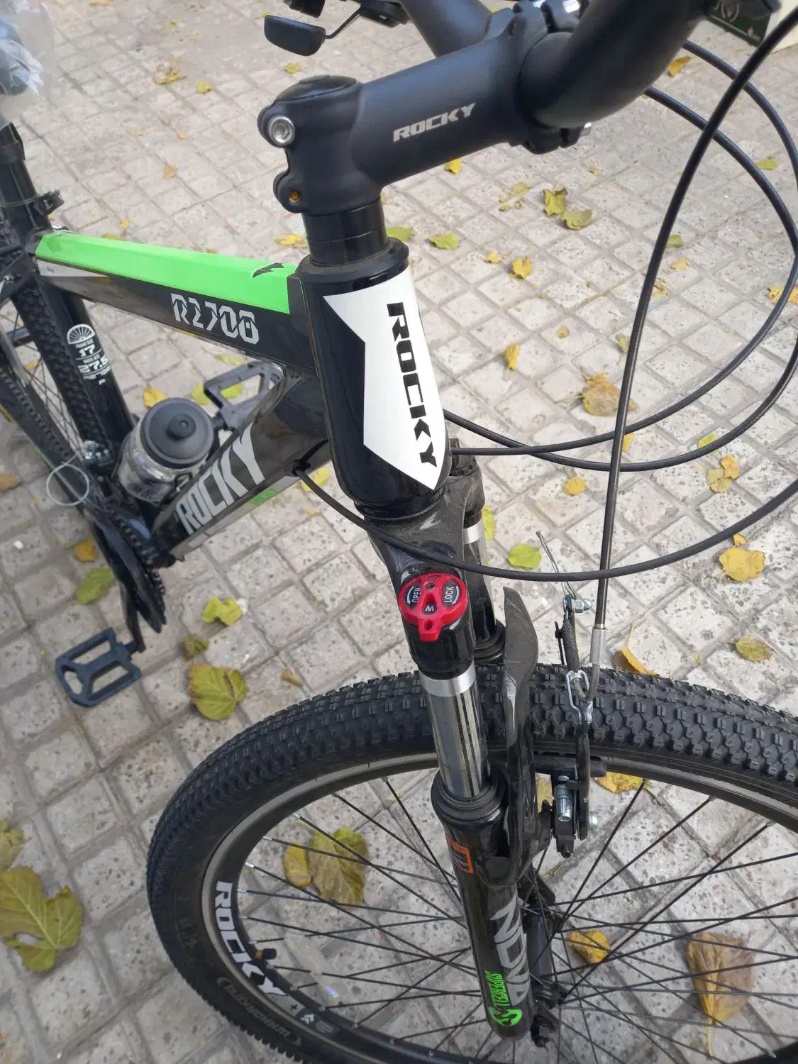 دوچرخه راکی مشکی سبز  نو نو|دوچرخه، اسکیت، اسکوتر|تهران, آزادشهر|دیوار