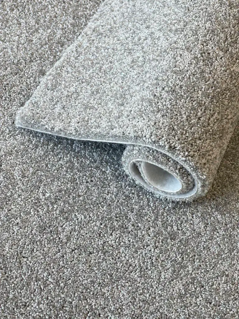 موکت پالاز رنگ نقره ای متری ۷۸۰هزار تومان|موکت|ساری, |دیوار