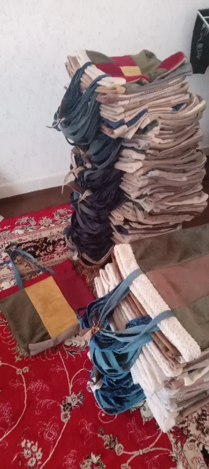 کیف  پارچه مبلی تعداد انبوه|عمده‌فروشی|انبارآلوم, |دیوار