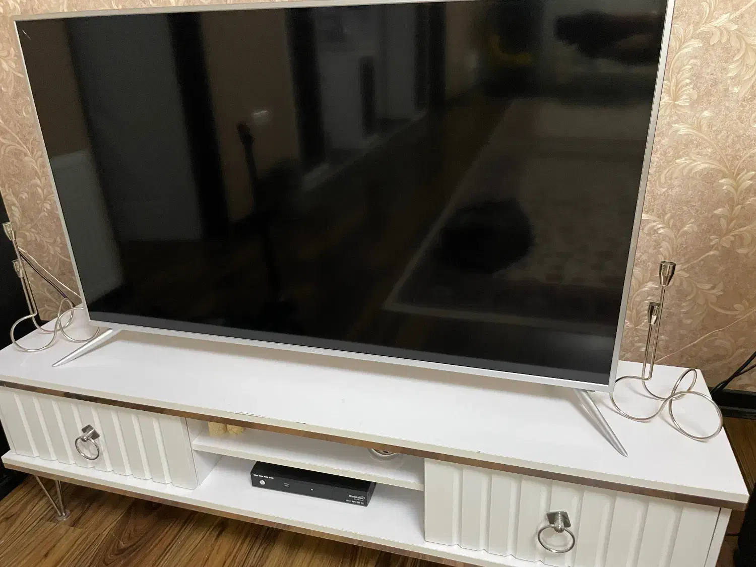 تلوزیون|تلویزیون و پروژکتور|قدس, شهر‌قدس|دیوار