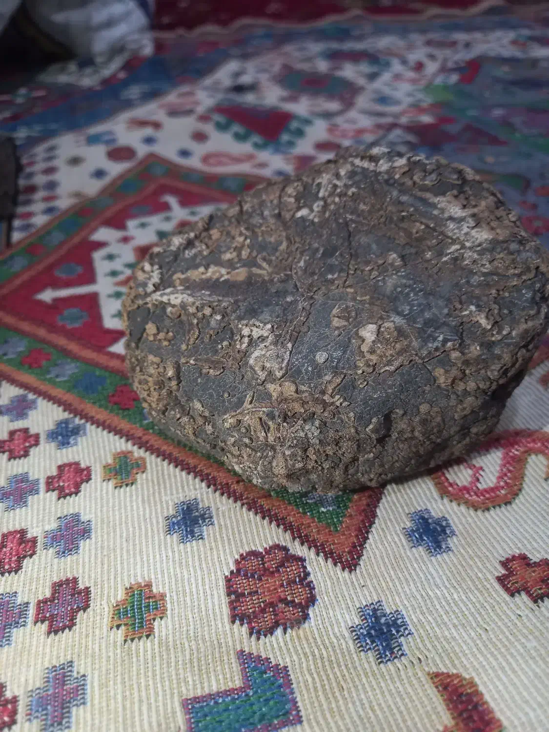 شهاب سنگ|کلکسیون اشیاء عتیقه|اسفراین, |دیوار