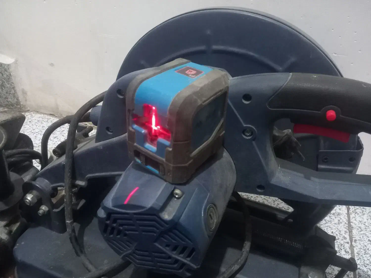 تراز لیزری سنگ فرز پرفیل بر|ابزارآلات|ارومیه, |دیوار