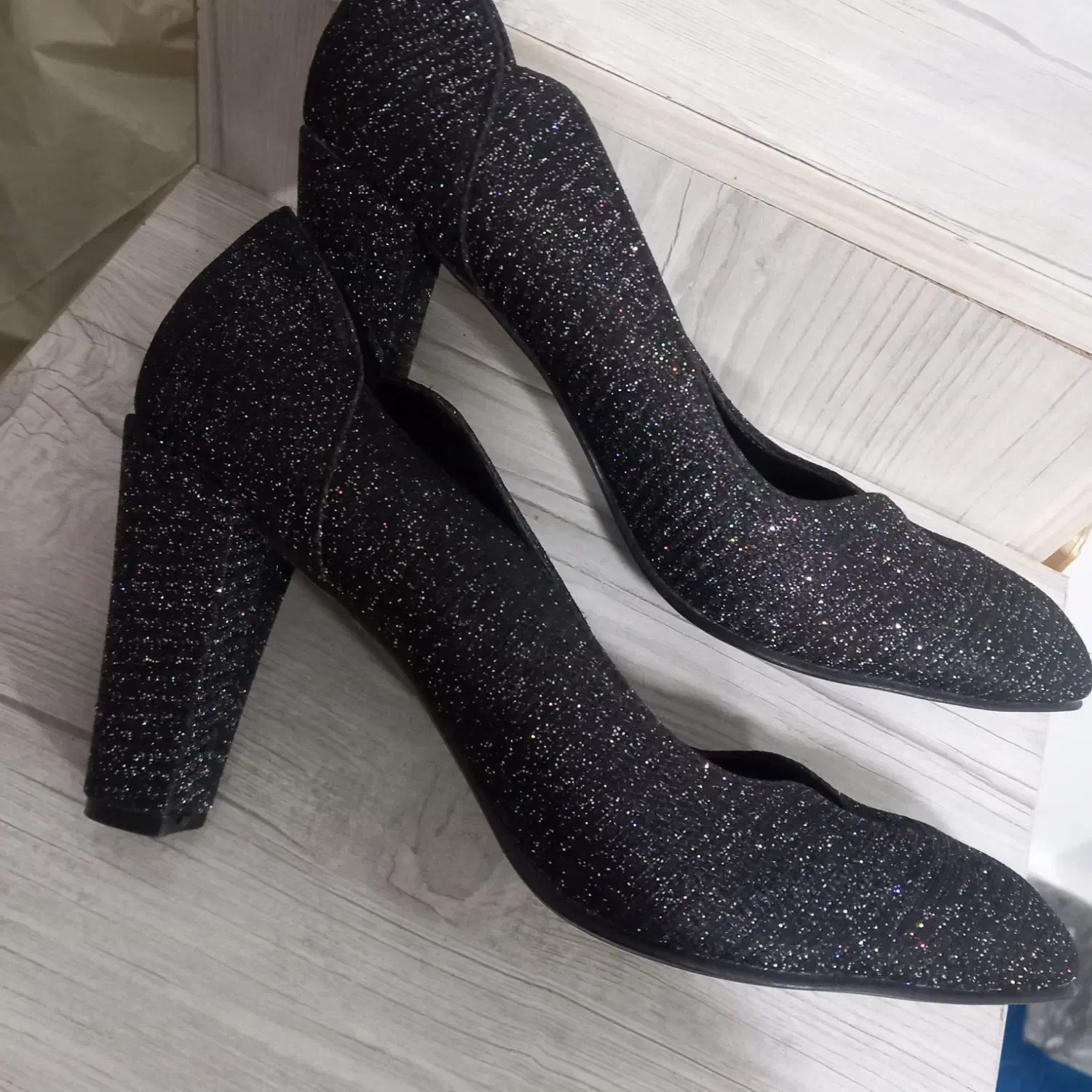 کیف|کیف، کفش، کمربند|باسمنج, |دیوار