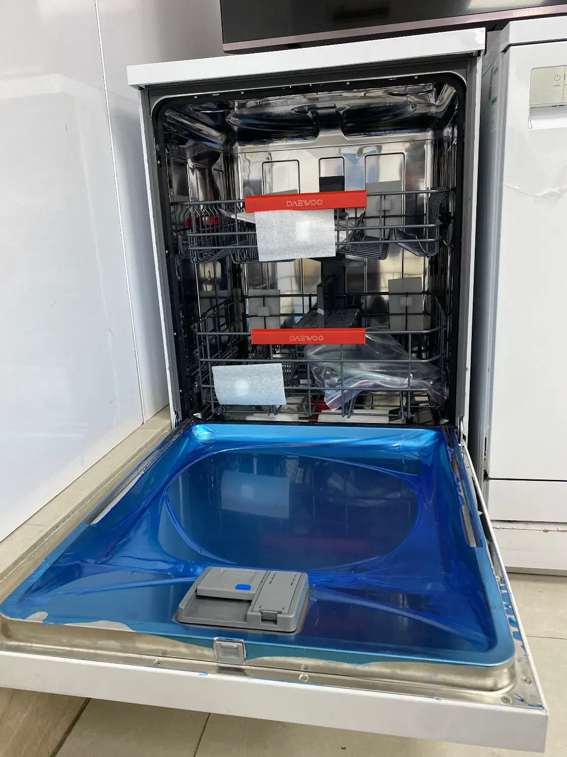 ظرفشویی دوو ۱۲نفره مدل گلوسی۱۱۰رنگ سفید|ماشین ظرفشویی|تهران, میدان ولیعصر|دیوار