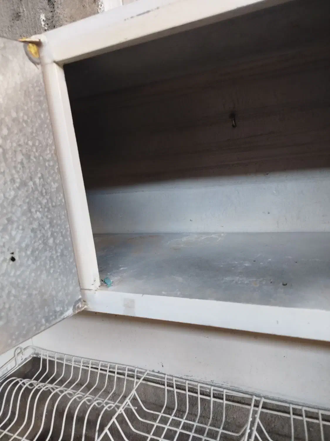 آبچکان|آبچکان و نظمدهنده ظروف|میانه, |دیوار