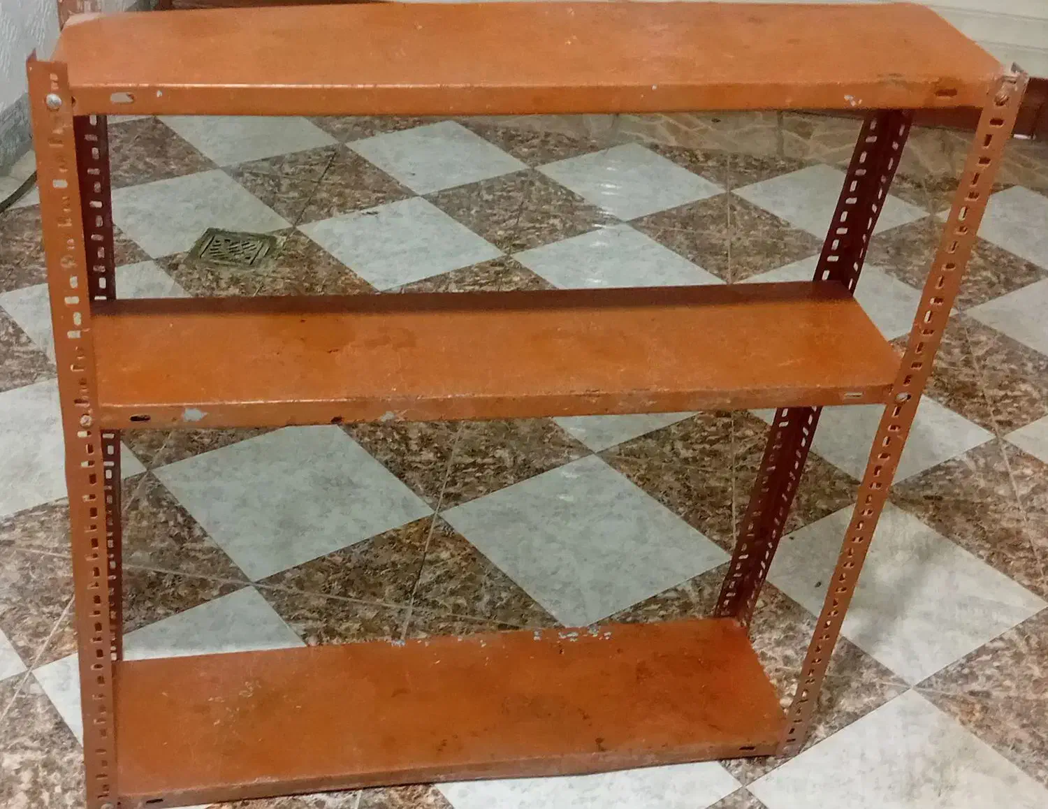 یک عدد قفسه سه طبقه|کتابخانه، شلف، قفسه‌های دیواری|بانه, |دیوار